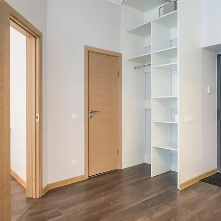 Superb Brand New Centra, Riga, Latvia Apartamento
